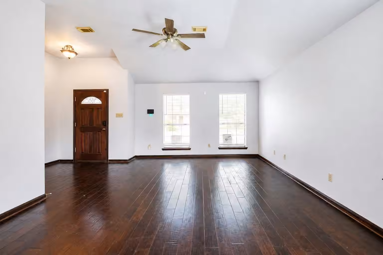 Photo 5 of 4525 Allegro Drive, Seabrook, TX