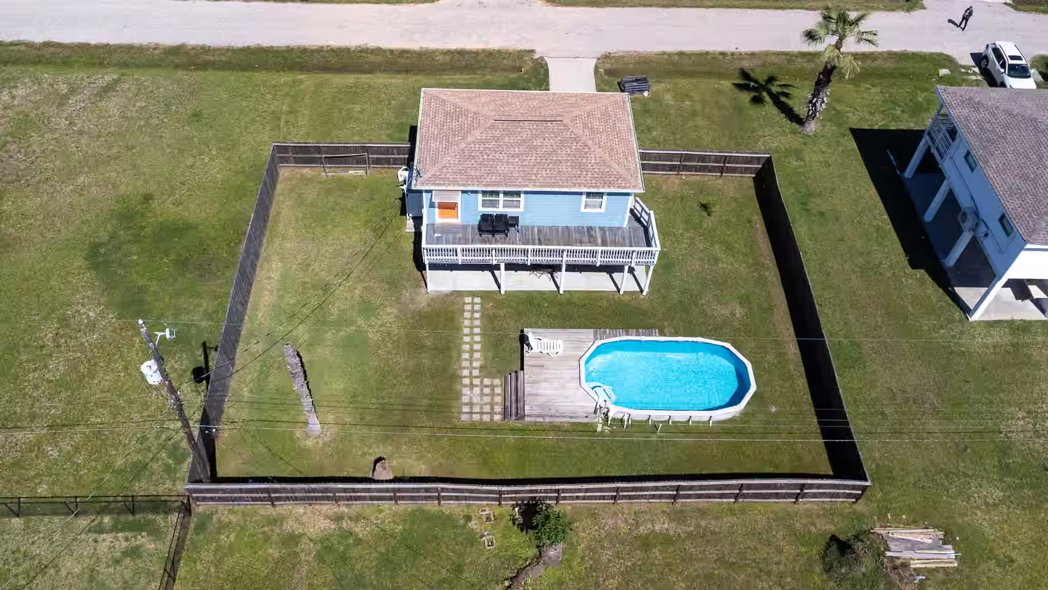 Photo 2 of 16619 Mansvelt Road, Galveston, TX