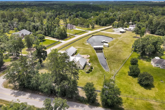 Photo 2 of 11426 Willis Waukegan Road, Conroe, TX