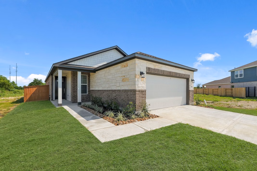 Photo 4 of 400 Long Branch Drive, Dayton, TX