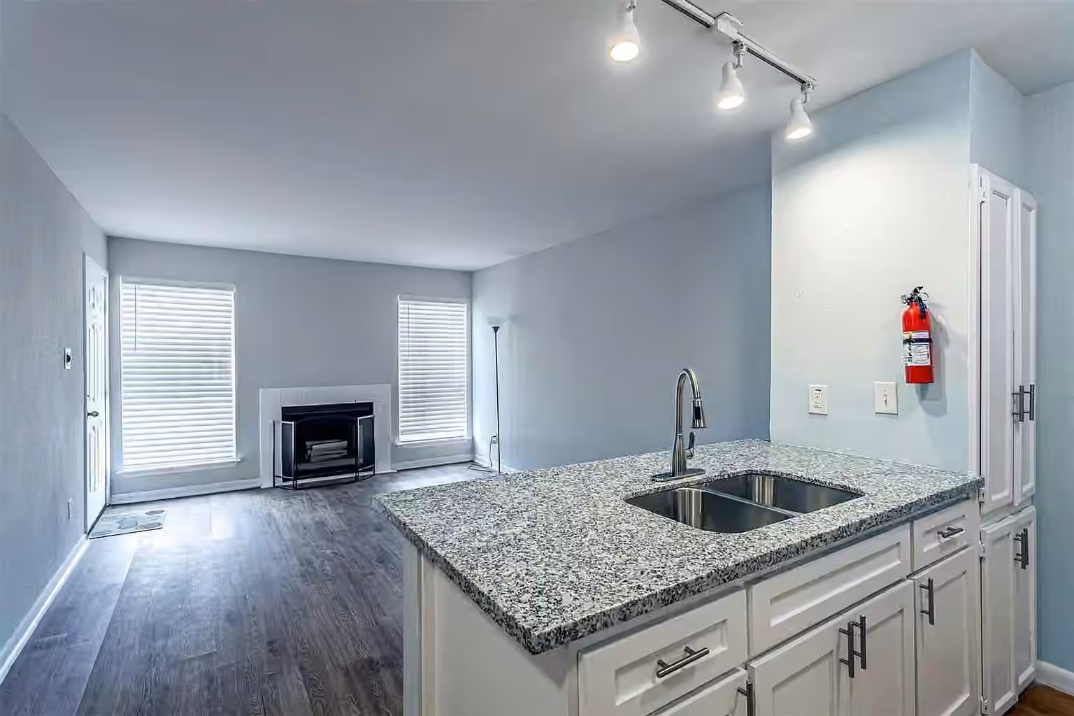 Photo 6 of 10001 Westpark Drive 63, Houston, TX