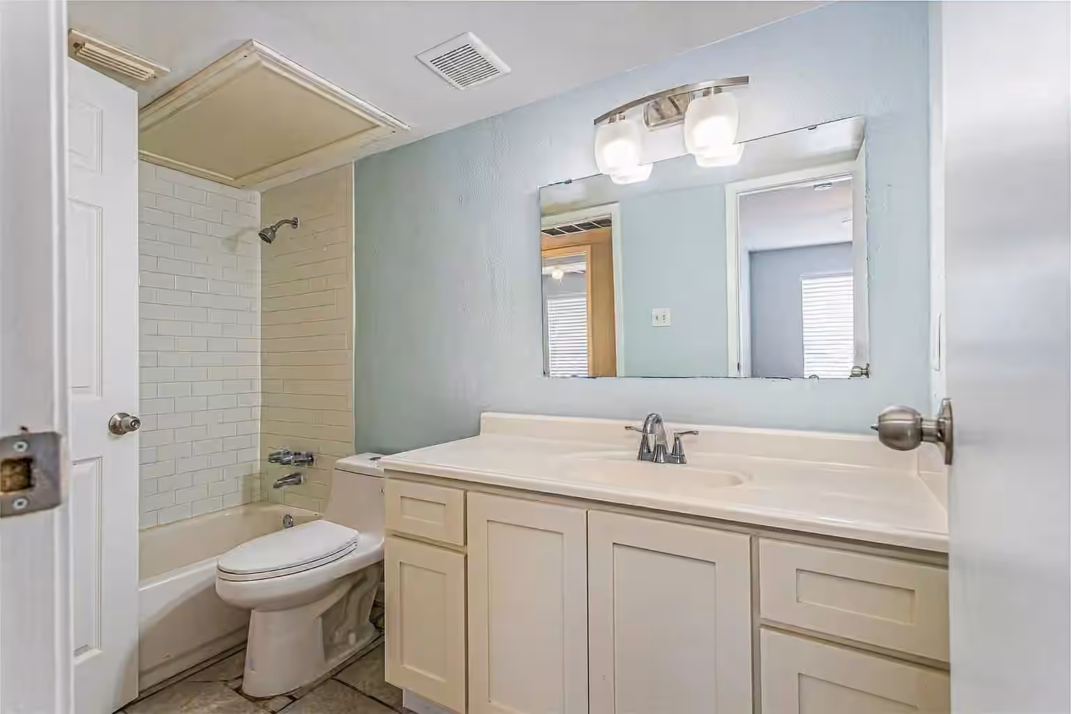 Photo 7 of 10001 Westpark Drive 63, Houston, TX