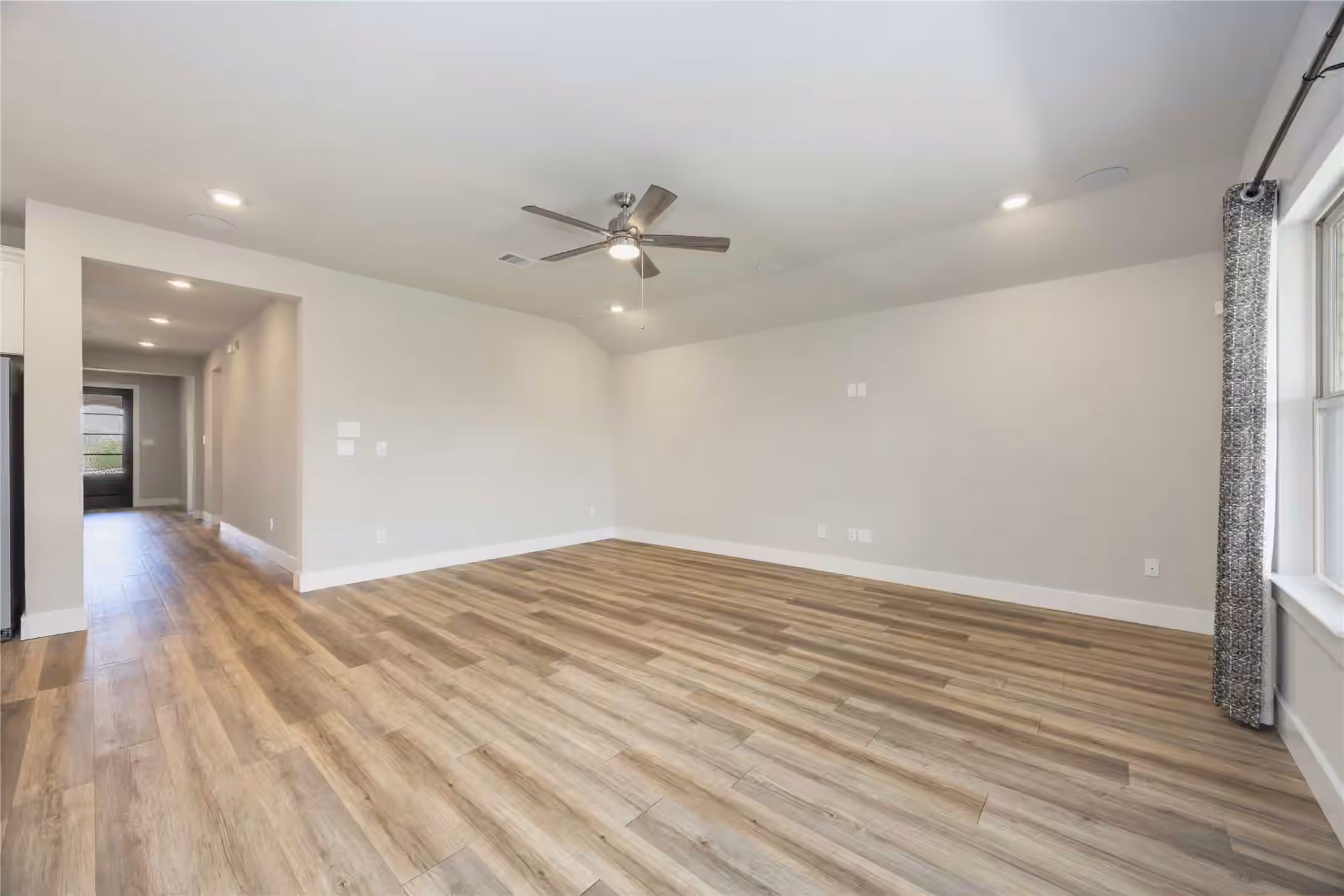 Photo 7 of 5010 Mesa Cove Drive, Katy, TX