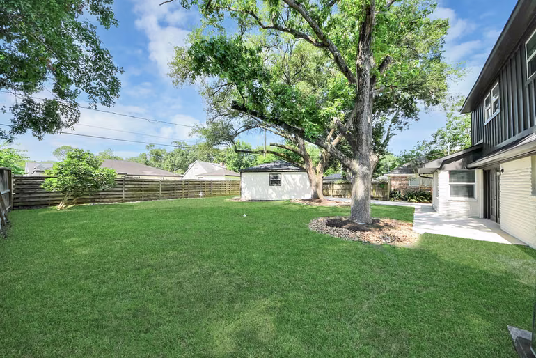Photo 7 of 6015 Mcknight Street, Houston, TX