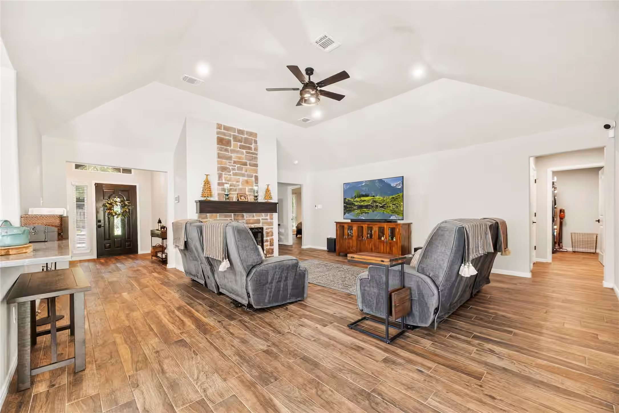 Photo 6 of 16222 Rainbow Lake Road, Houston, TX