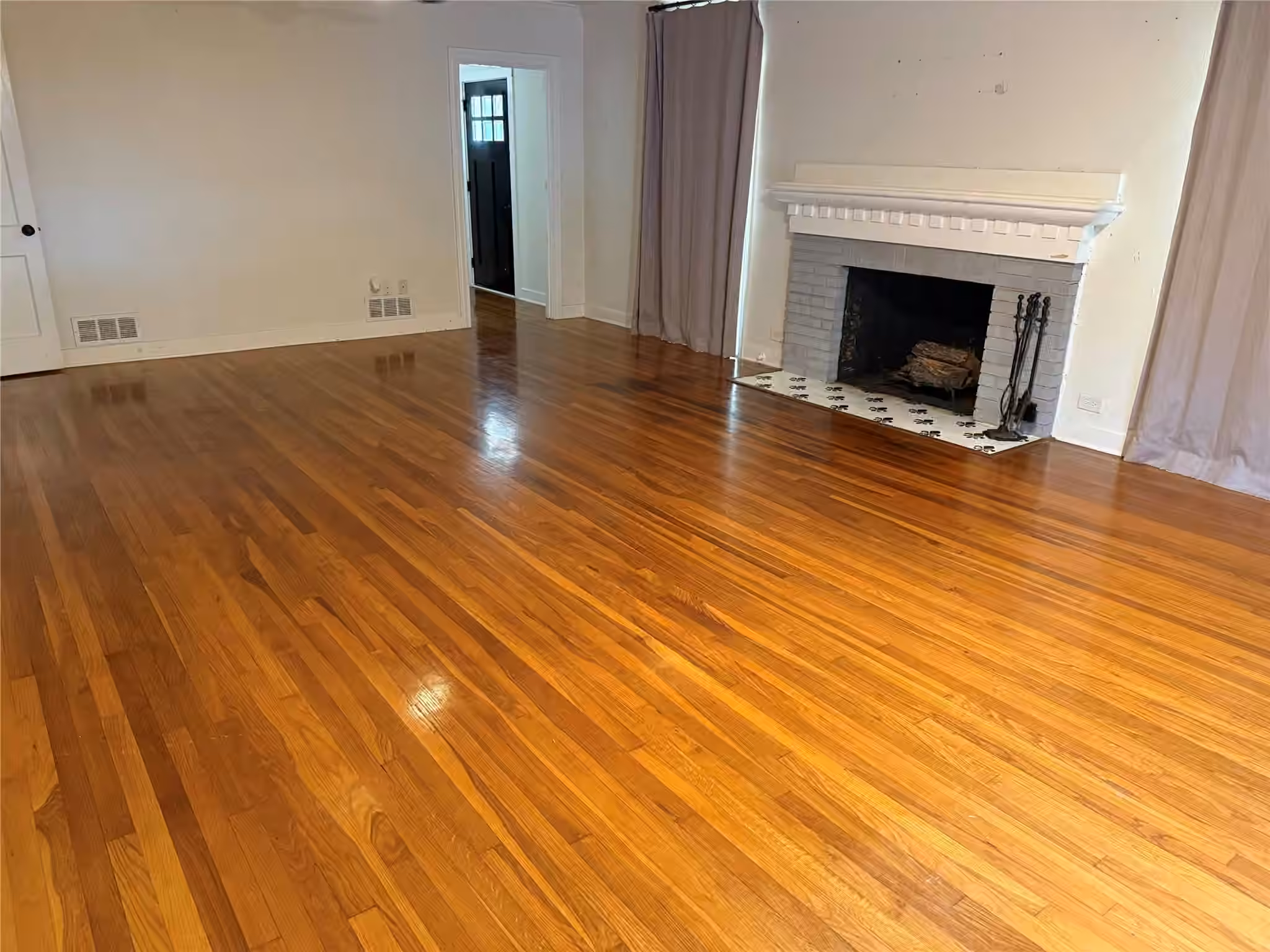 Photo 5 of 707 S Mccarty Avenue, Eagle Lake, TX