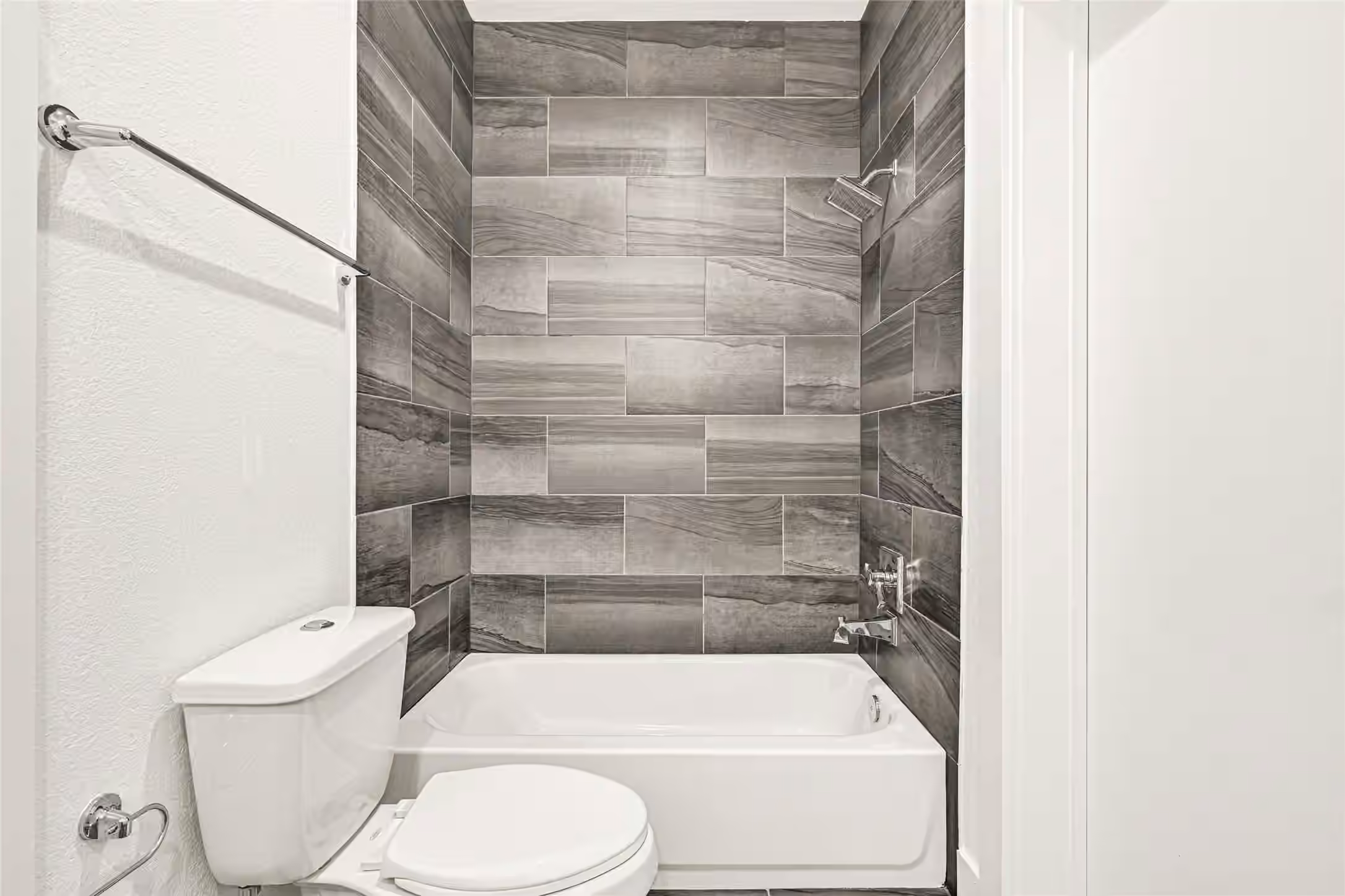 Photo 5 of 449 W 25th Street C, Houston, TX