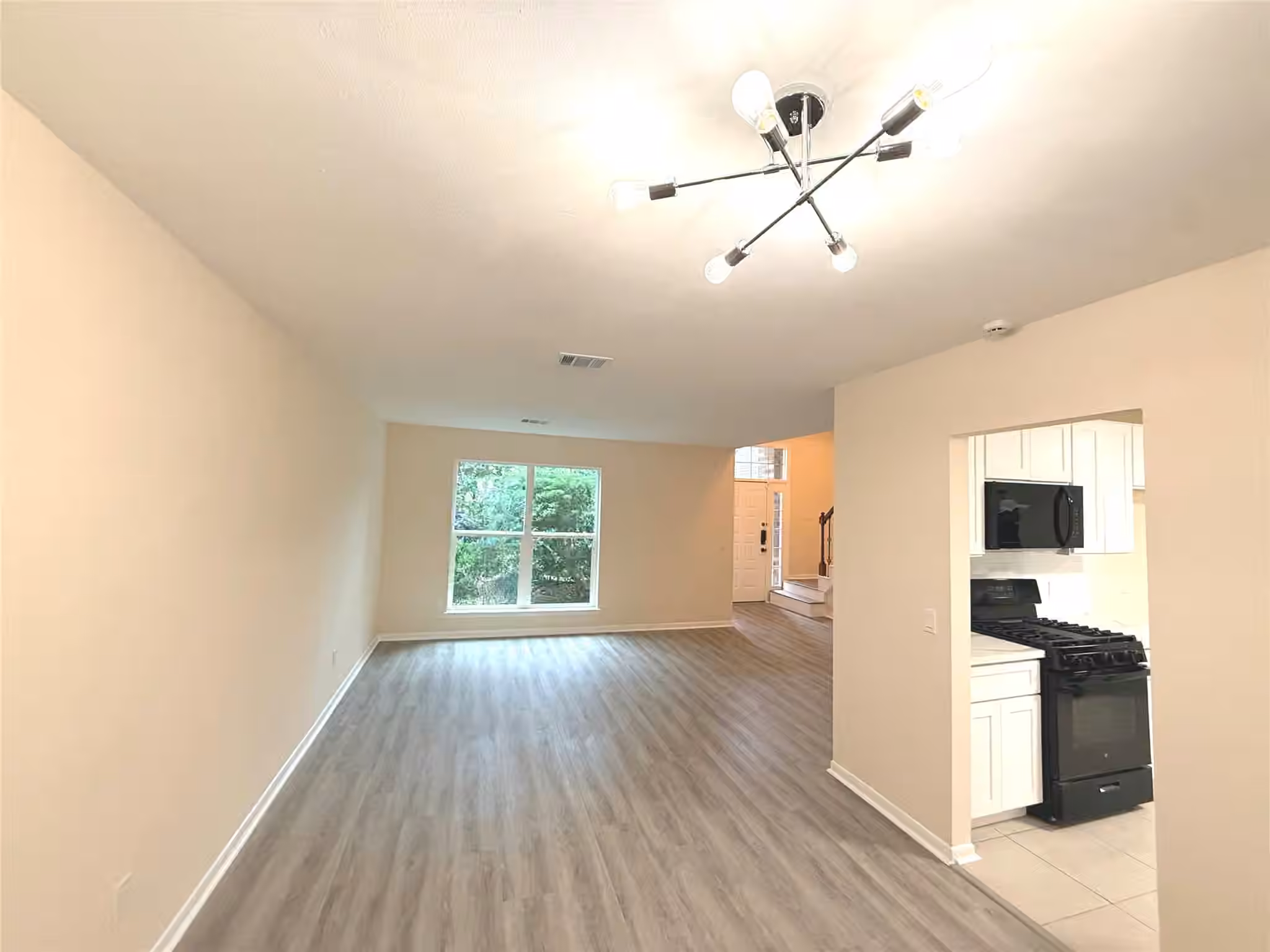 Photo 6 of 2802 Sunshine Circle, Sugar Land, TX
