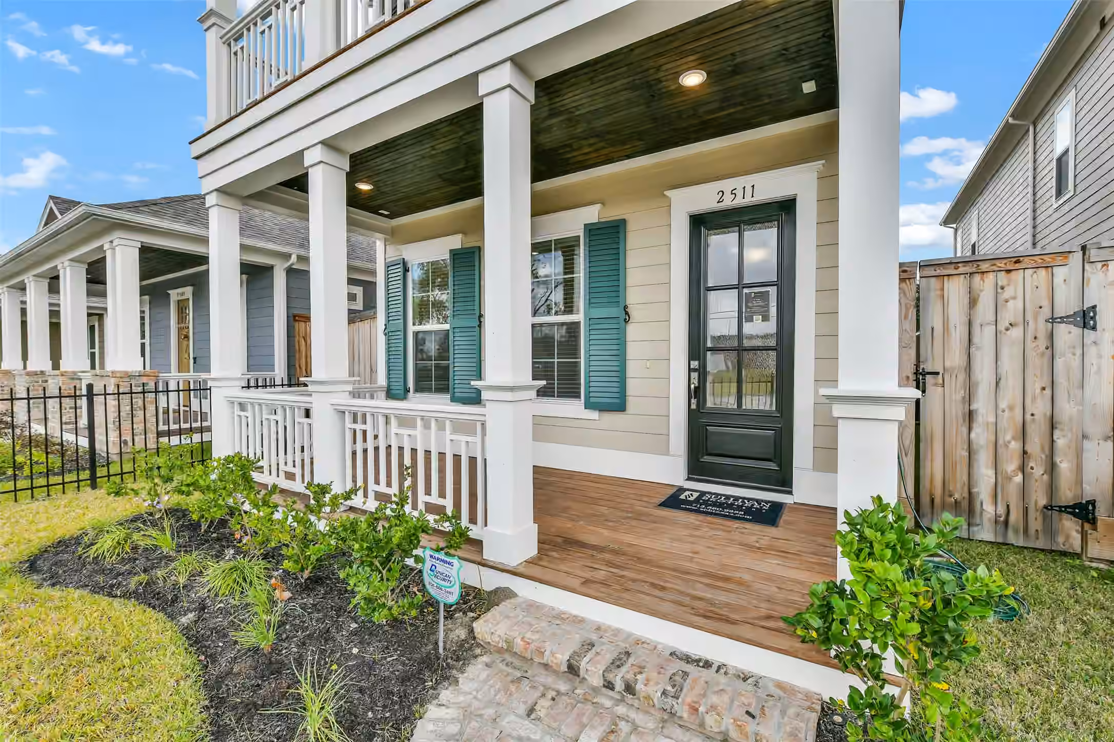 Photo 3 of 2511 S Houston Avenue, Pearland, TX