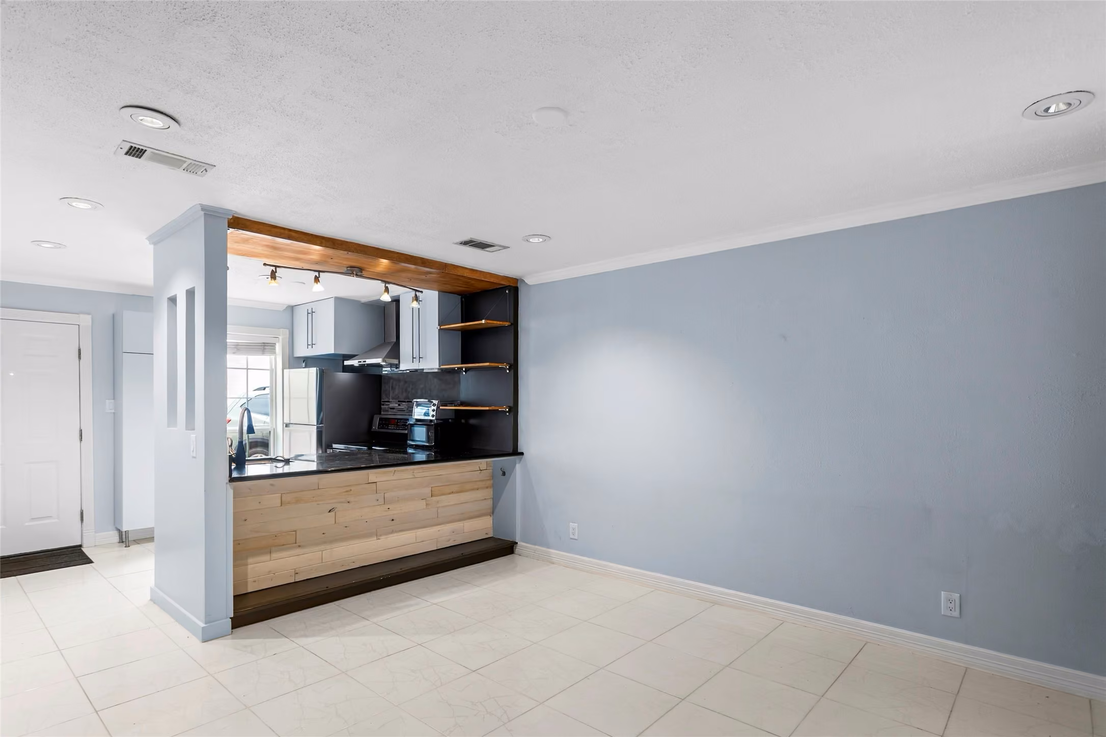 Photo 3 of 1205 Autrey Street 13, Houston, TX
