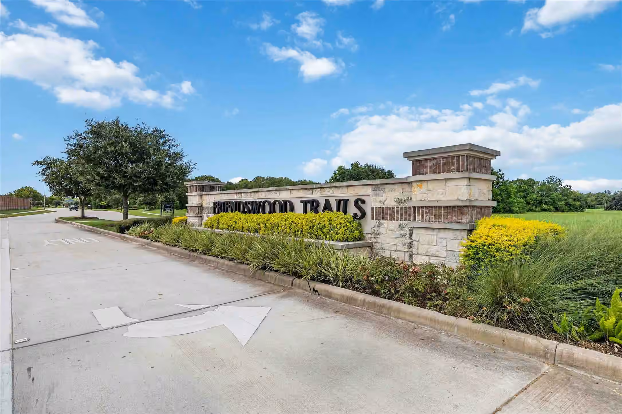 Photo 4 of 2319 Friendswood Trail, Friendswood, TX