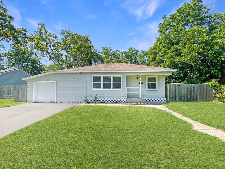 Photo of 506 Azalea Drive, La Marque, TX