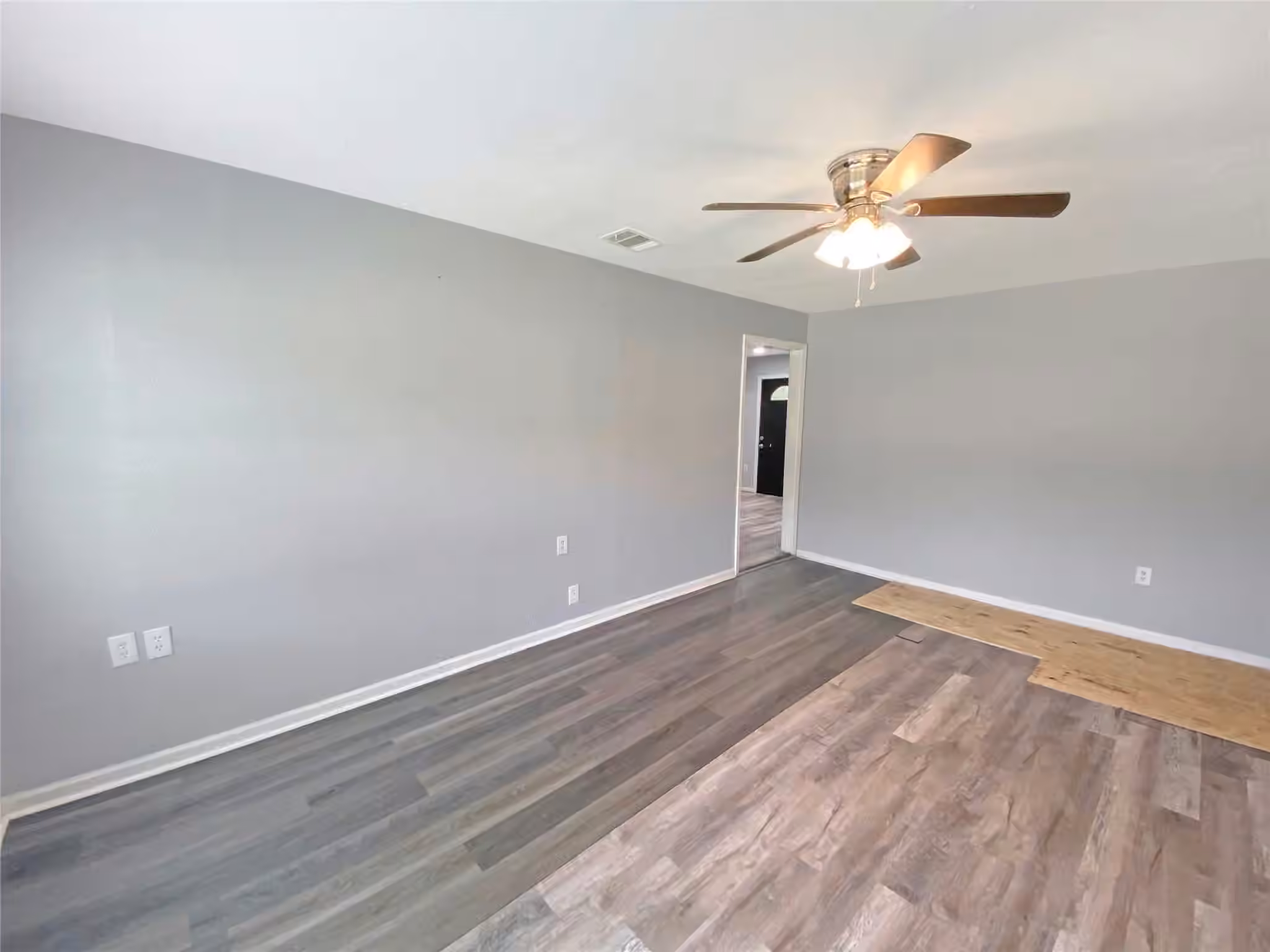 Photo 5 of 506 Azalea Drive, La Marque, TX