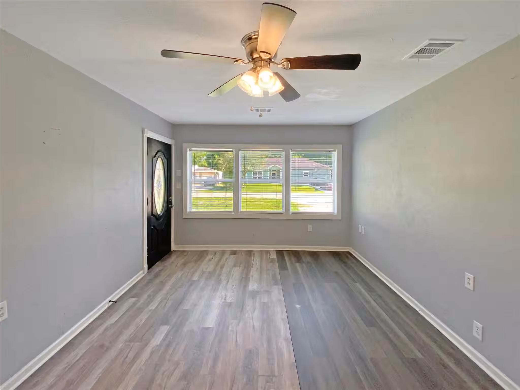 Photo 7 of 506 Azalea Drive, La Marque, TX