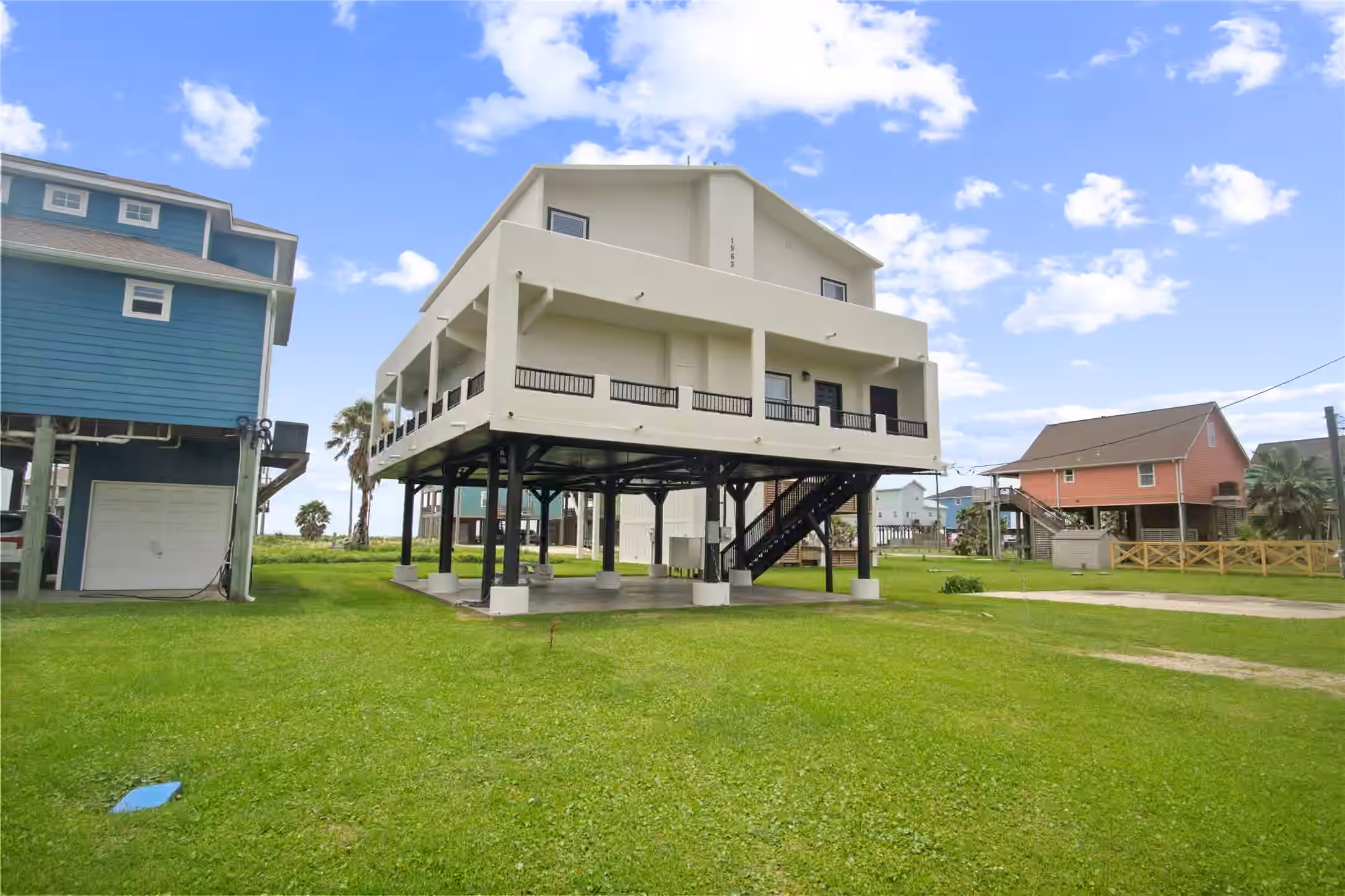 Photo of 1962 Avenue H, Crystal Beach, TX