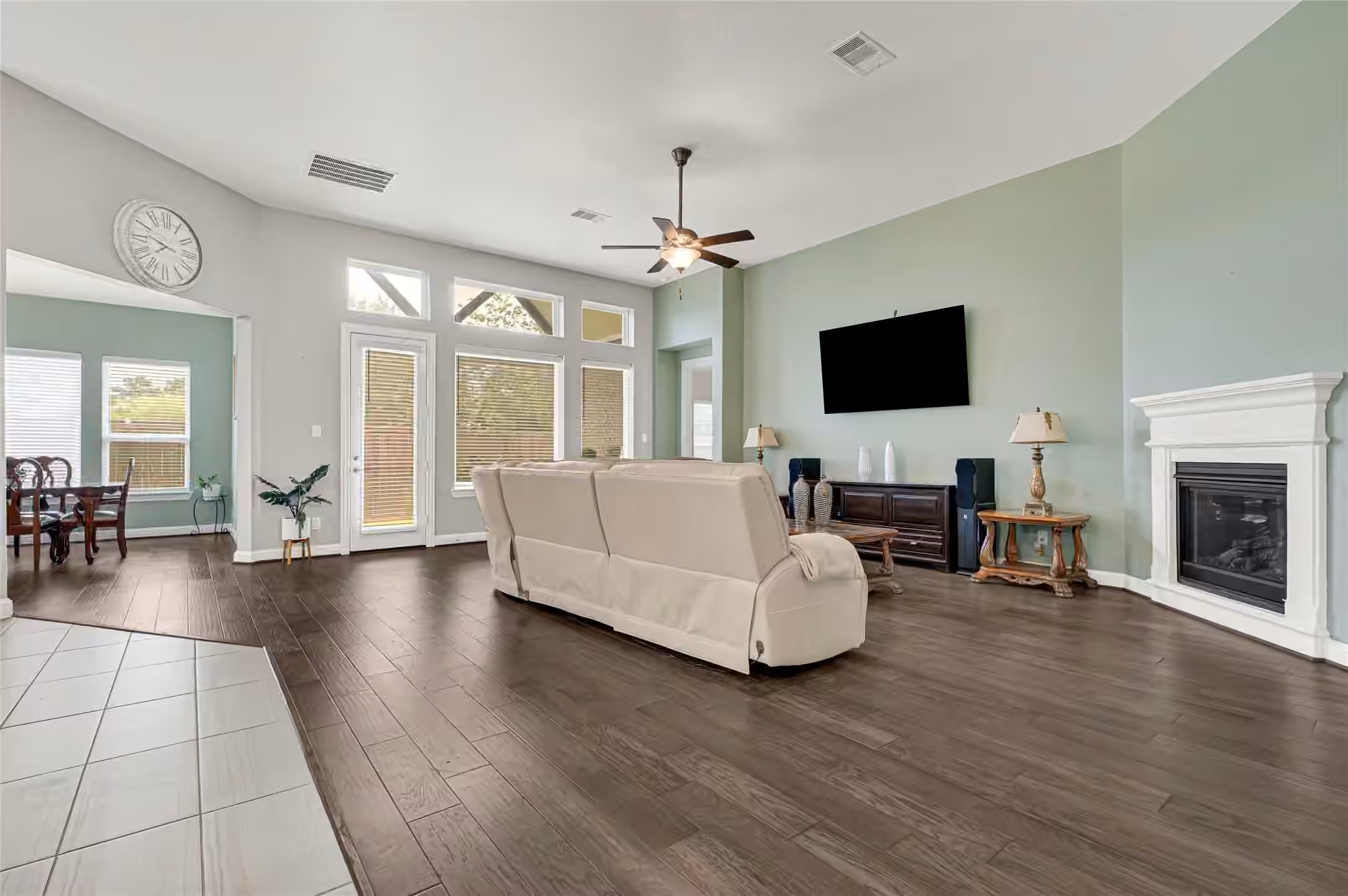 Photo 7 of 4612 Fisher Drive, Pearland, TX