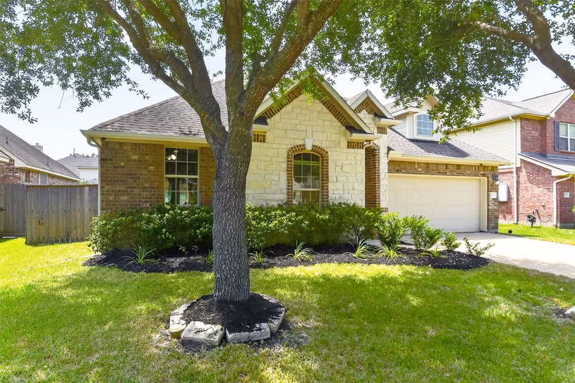 Photo of 2203 Summit Pass Lane, League City, TX 77573