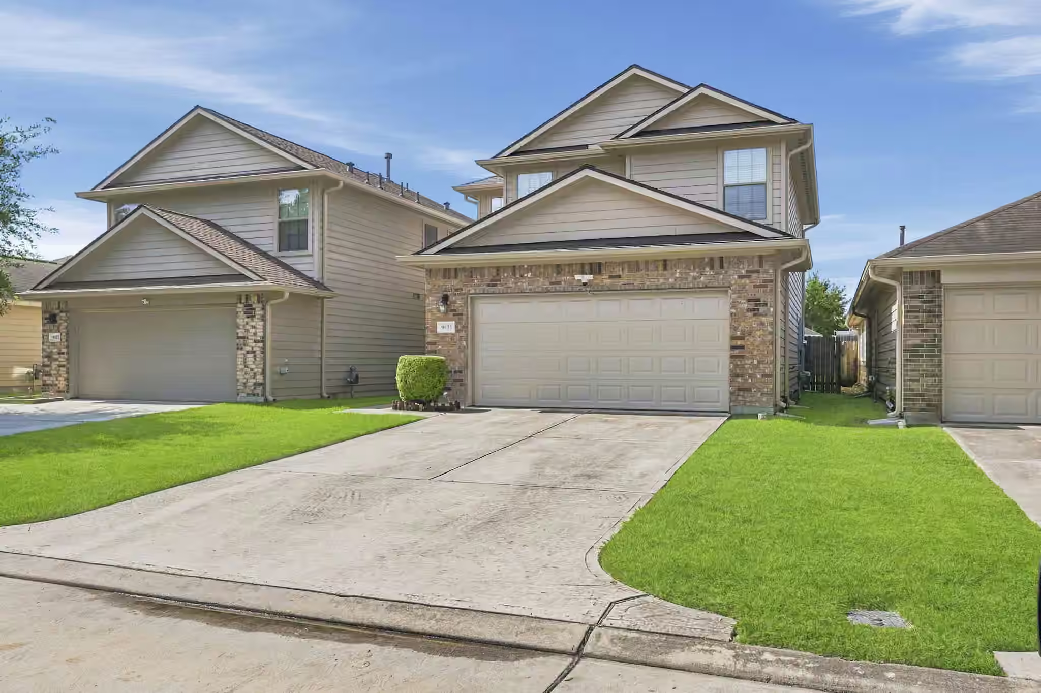 Photo 3 of 9431 Parsley Path Lane, Houston, TX