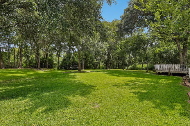 Photo 2 of 1109 Winding Way Drive, Friendswood, TX