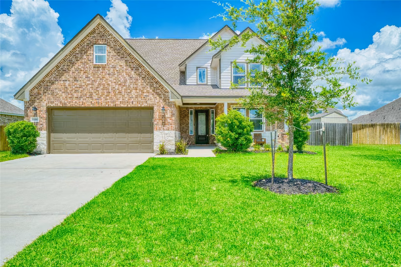 Photo 5 of 13510 Fallbrook Circle, Mont Belvieu, TX