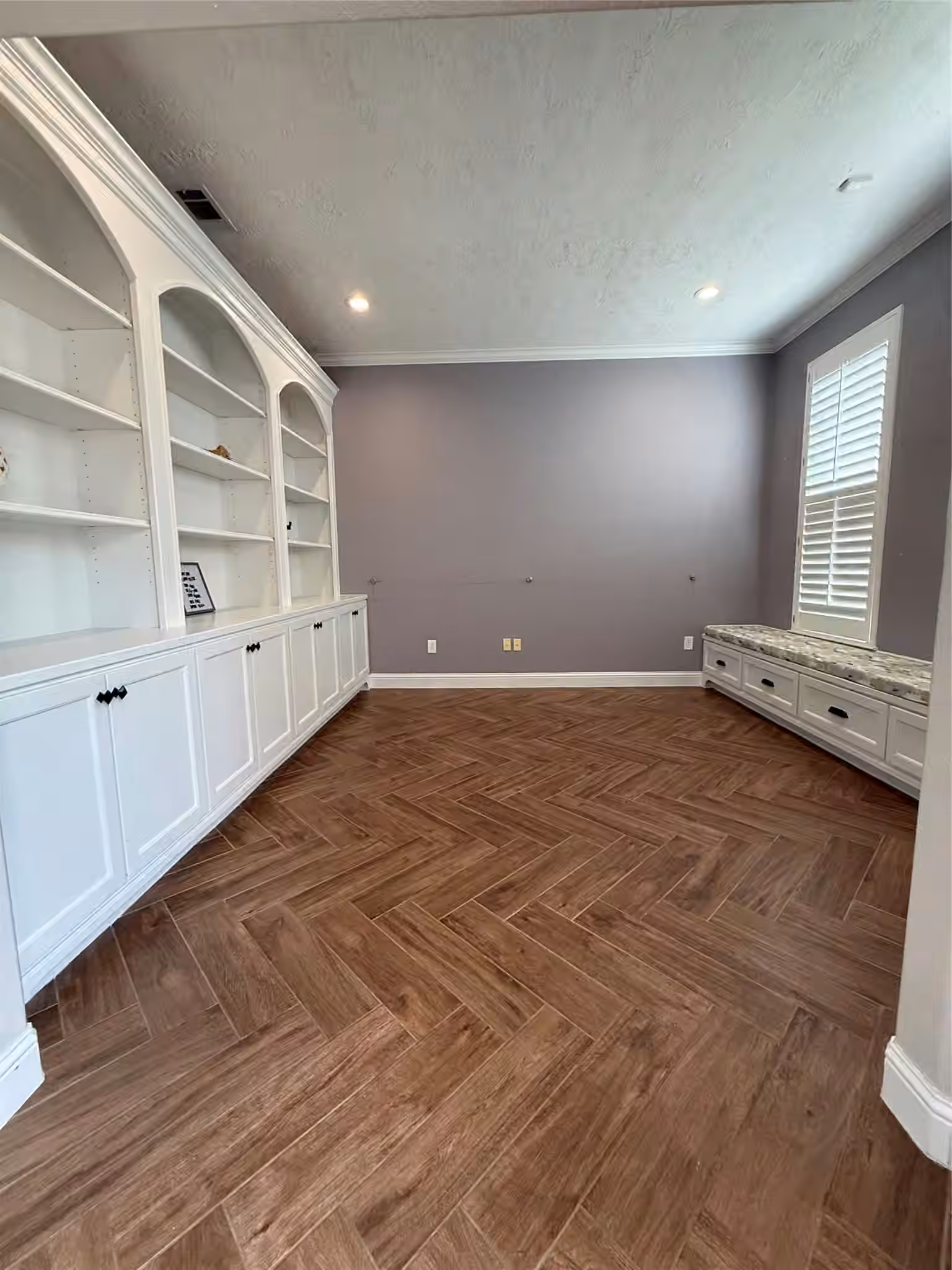 Photo 3 of 1710 Parklake Village, Katy, TX