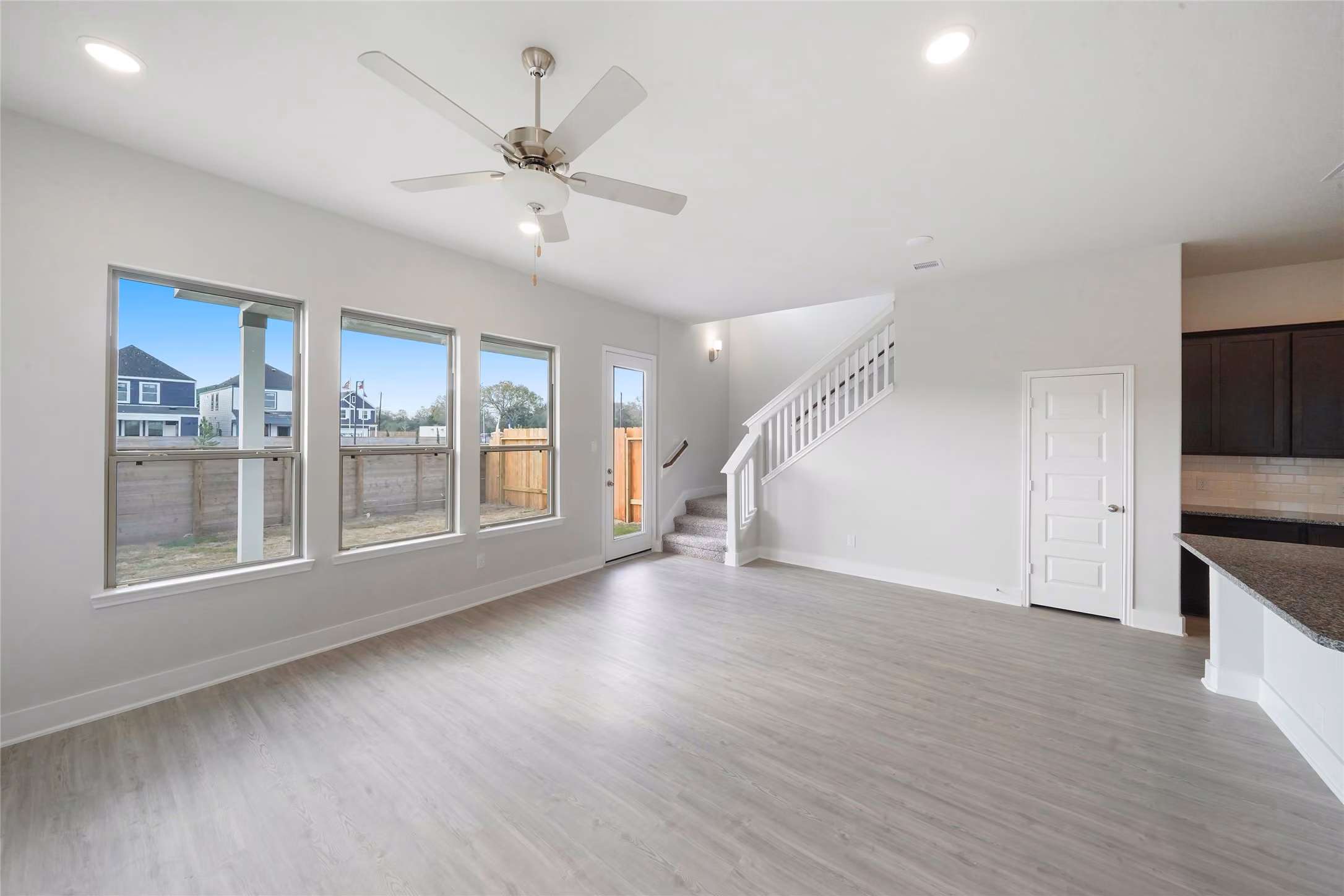Photo 4 of 13405 Sun Cay Drive, Houston, TX