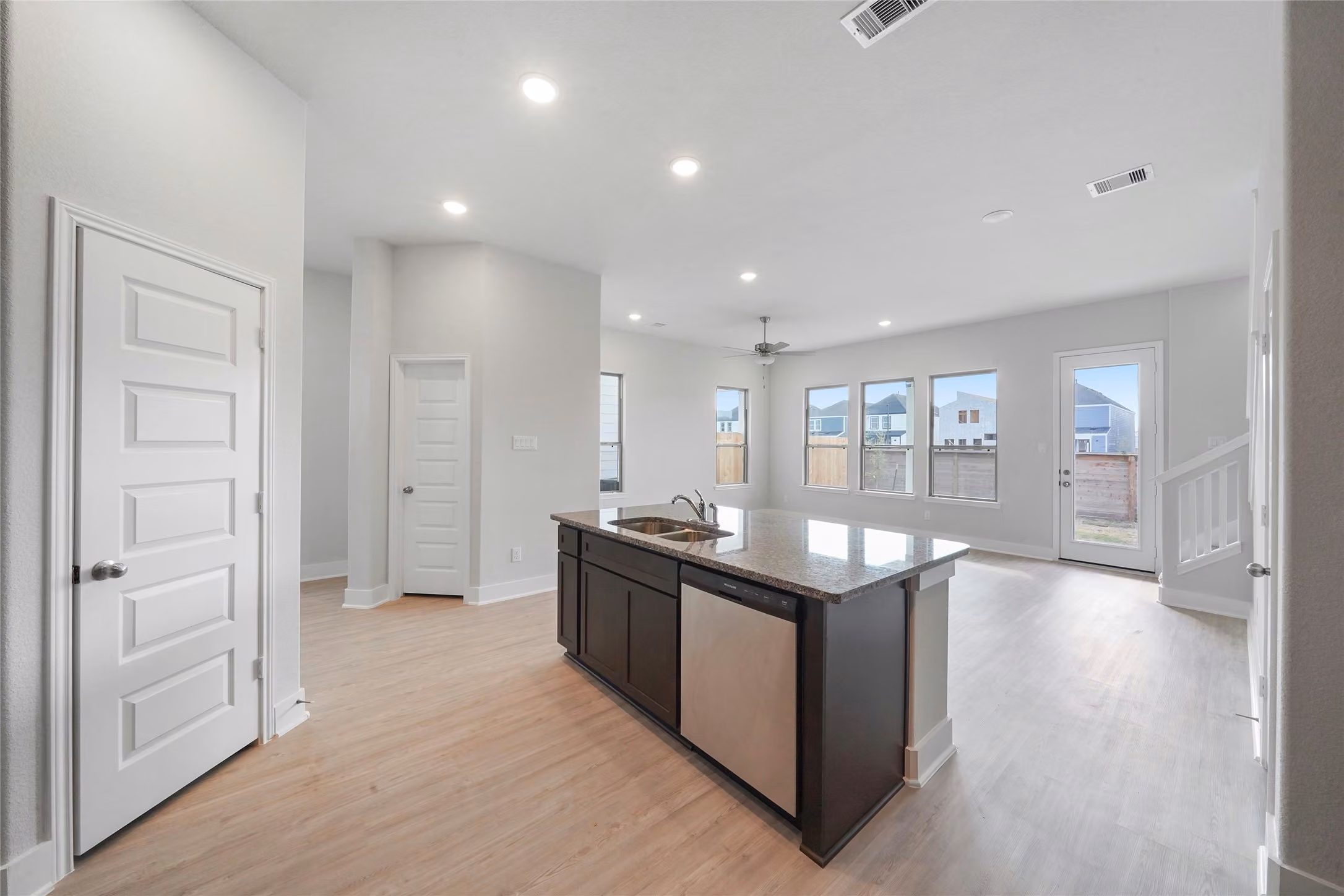 Photo 6 of 13405 Sun Cay Drive, Houston, TX