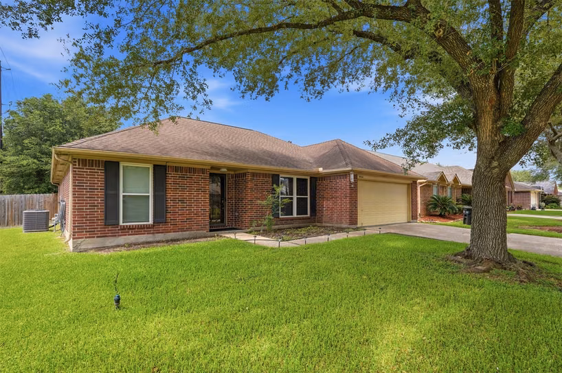 Photo of 5034 Glenview Drive, La Porte, TX 77571