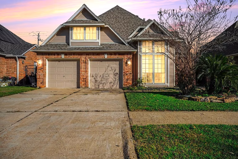 Photo of 1321 Garden Court, Deer Park, TX
