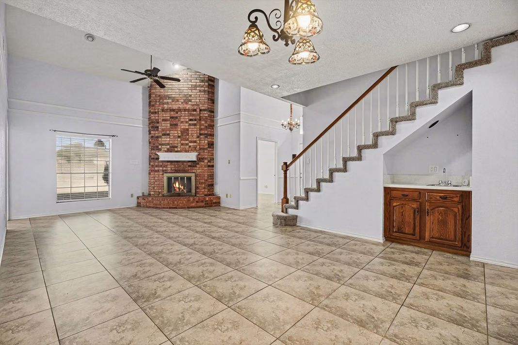 Photo 5 of 1321 Garden Court, Deer Park, TX