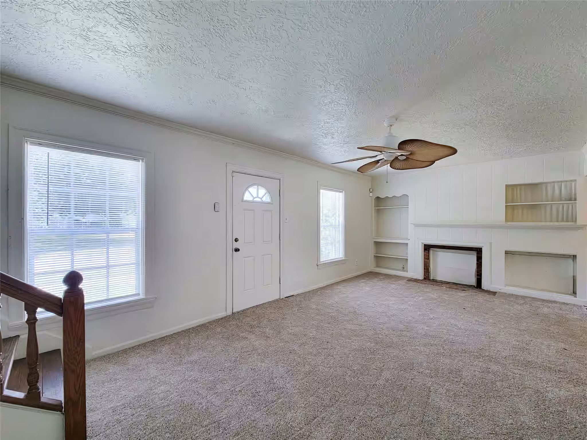 Photo 5 of 213 Miriam, Baytown, TX