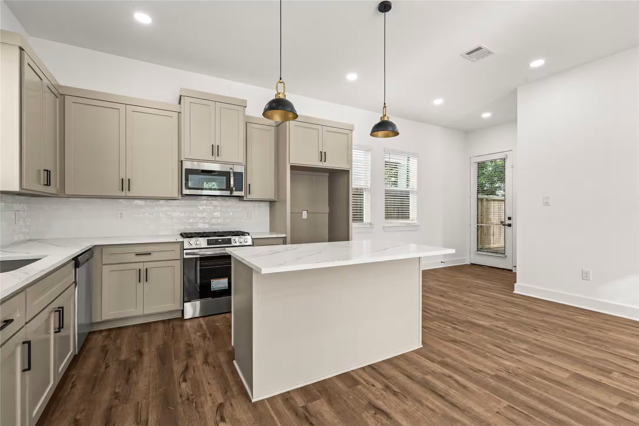 Photo 4 of 4702 Rawley Street, Houston, TX