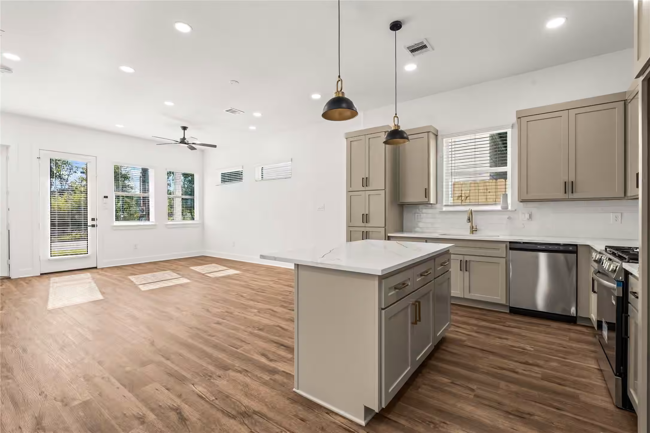 Photo 6 of 4702 Rawley Street, Houston, TX