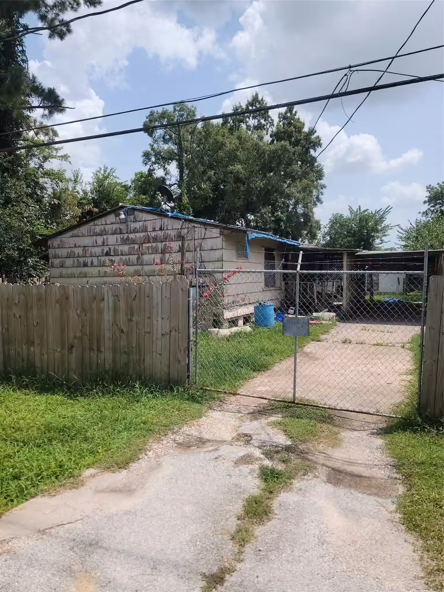 Photo 3 of 9406 Caddo Road, Houston, TX