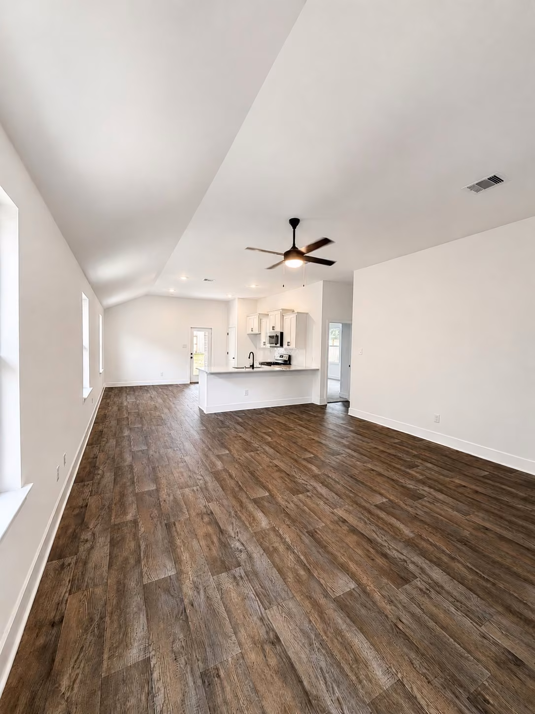 Photo 2 of 9308 HARD ROCK Road, Conroe, TX