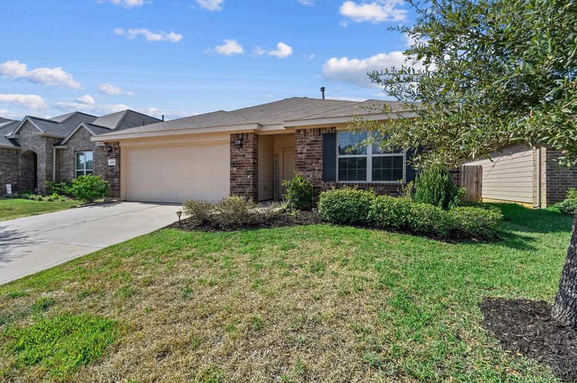 Photo 2 of 2129 Cedar Way Drive, Conroe, TX