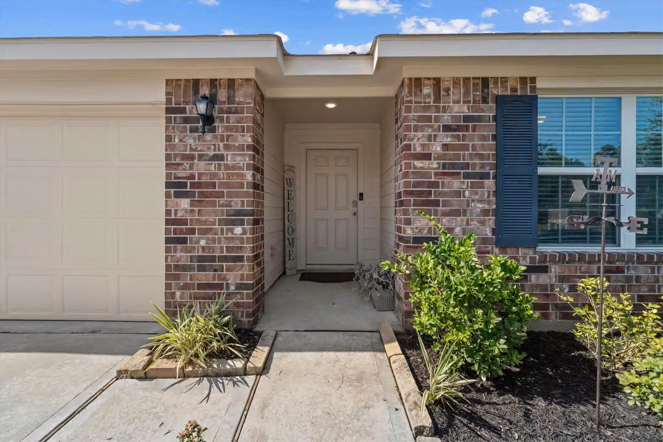 Photo 4 of 2129 Cedar Way Drive, Conroe, TX