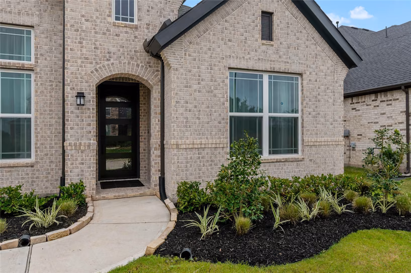 Photo 2 of 7327 Sunny Oak Lane, Fulshear, TX