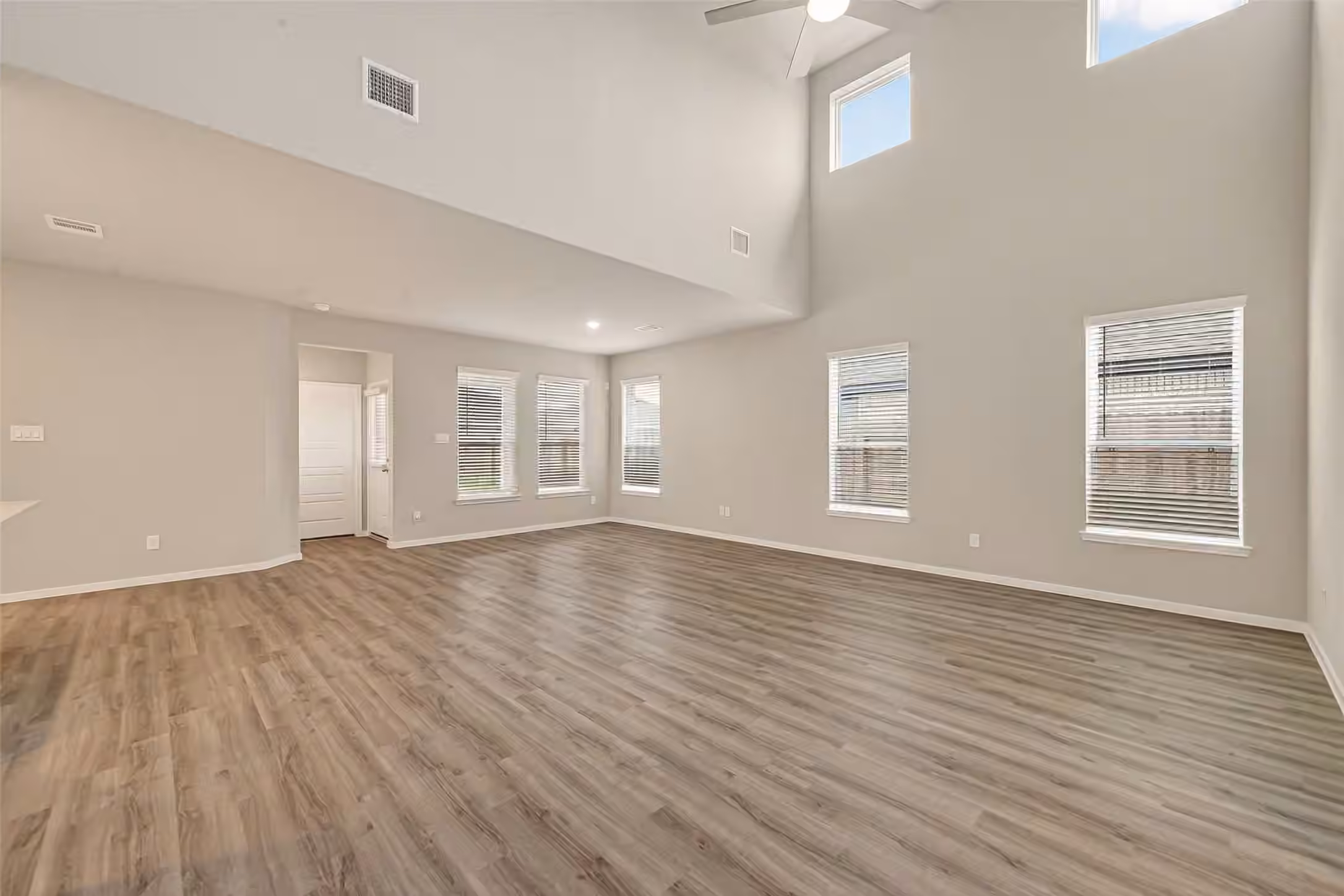 Photo 7 of 5907 Bright Keel Drive, Katy, TX