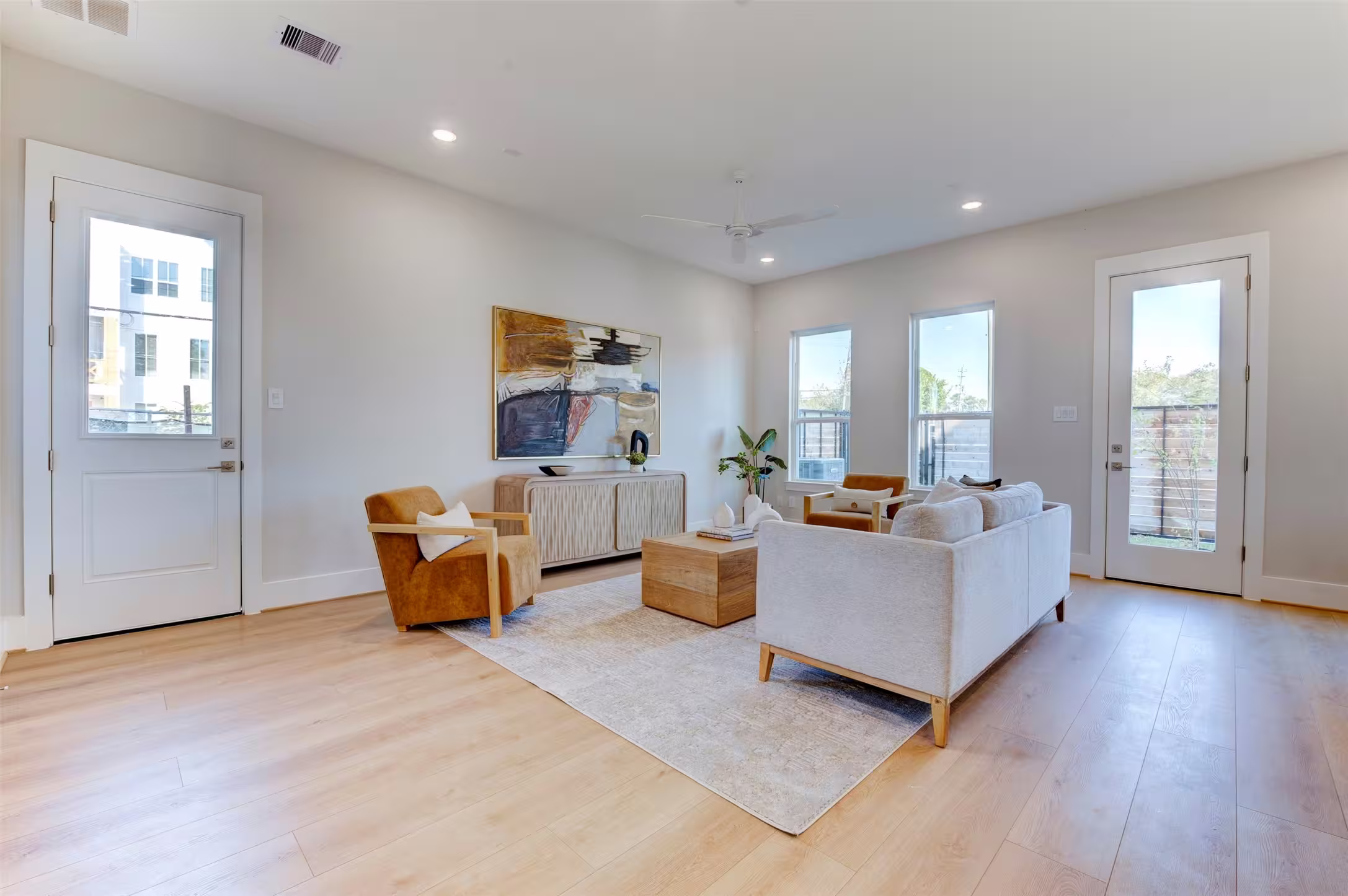 Photo 5 of 5128 Rosslyn Road, Houston, TX