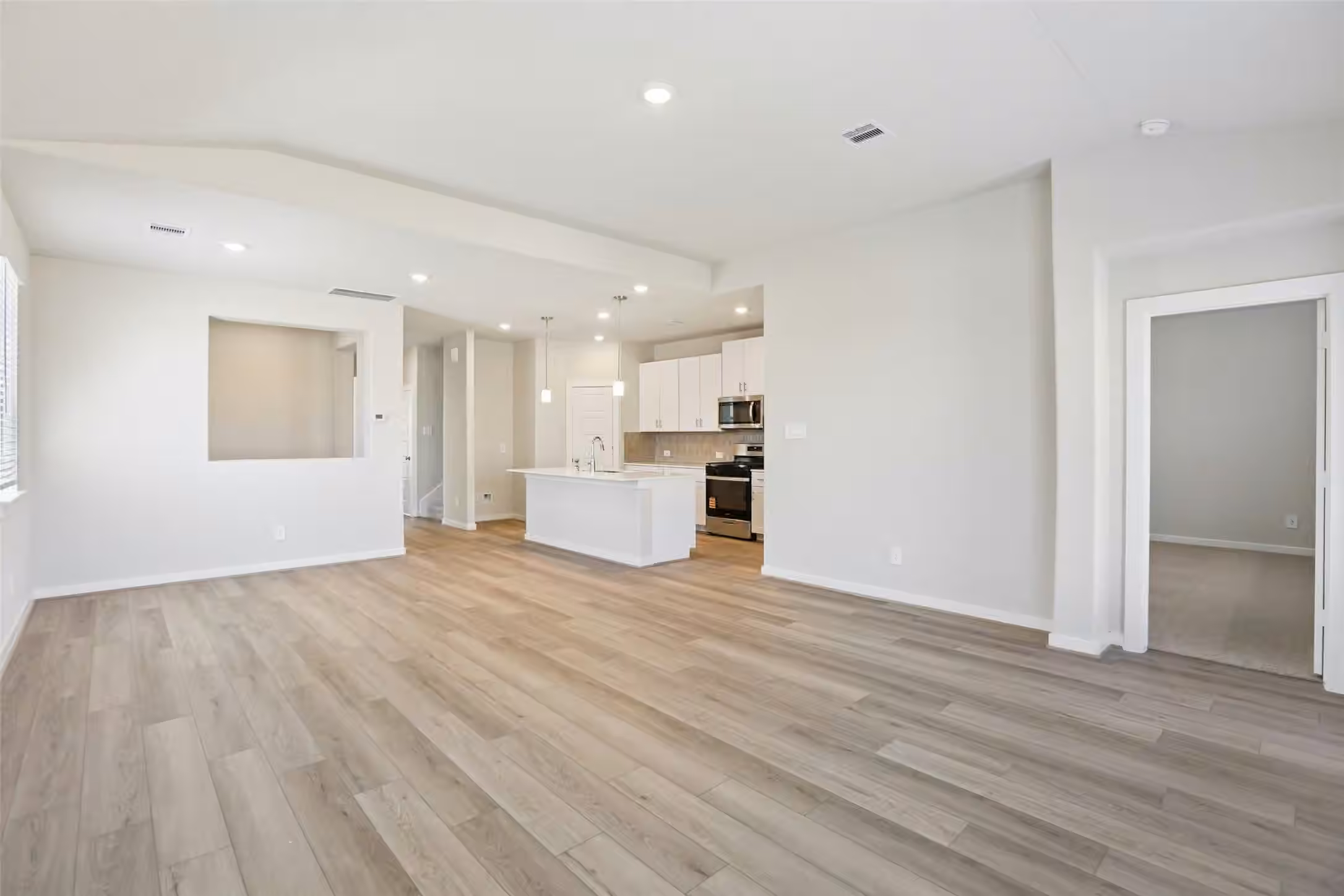 Photo 5 of 5213 Redbud Valley Drive, Pearland, TX