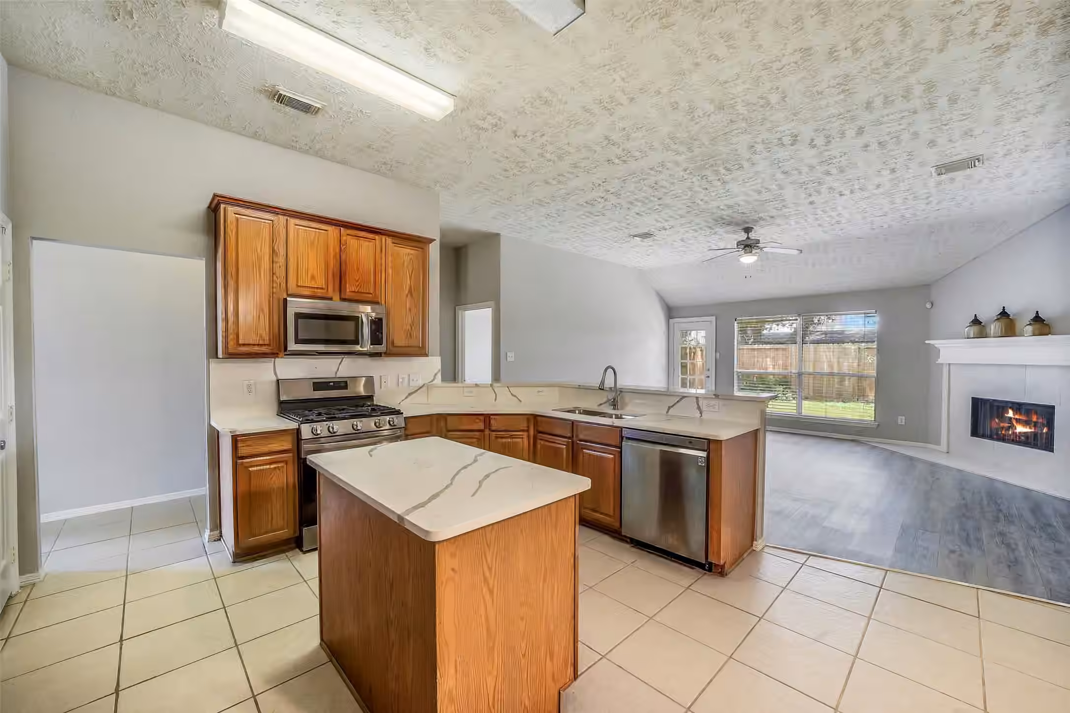 Photo 7 of 19938 Cresent Creek Drive, Katy, TX