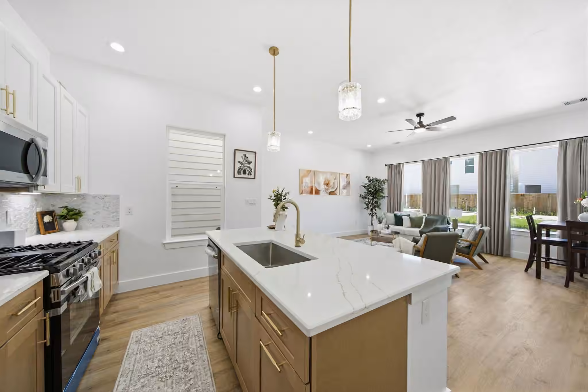 Photo 7 of 8902 Knoll Leaf Drive, Houston, TX