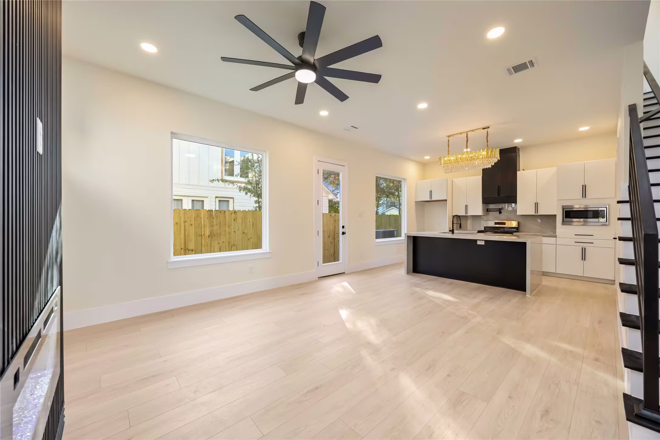 Photo 5 of 7127 England Street, Houston, TX