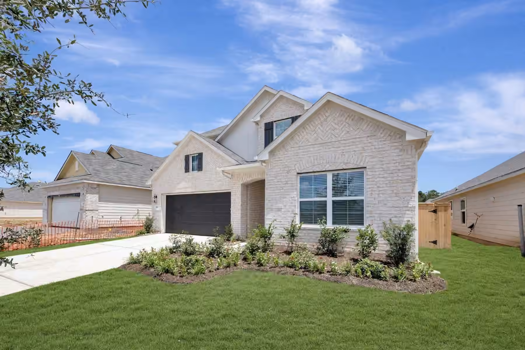 Photo 2 of 10607 Annex Avenue, Montgomery, TX