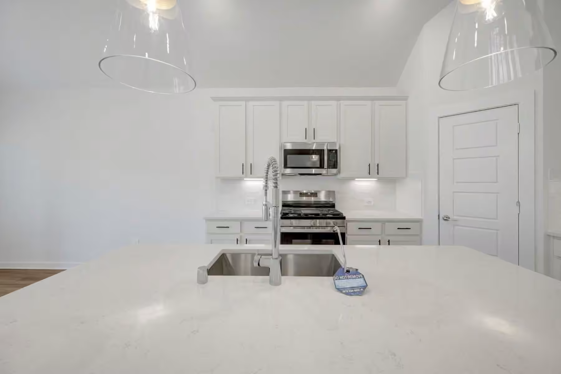 Photo 5 of 10607 Annex Avenue, Montgomery, TX