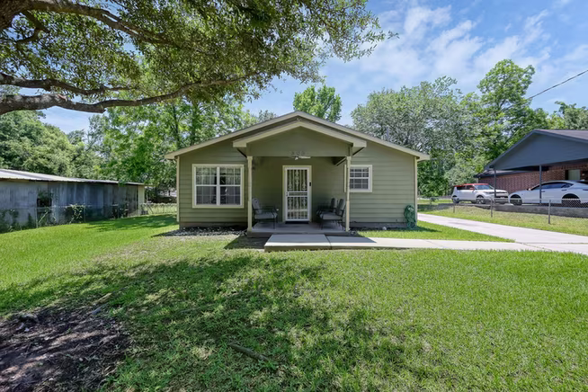 Photo 2 of 805 Webb Street, Conroe, TX