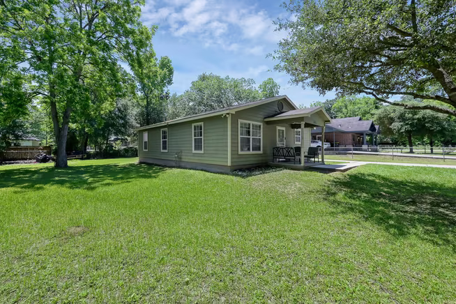 Photo 3 of 805 Webb Street, Conroe, TX
