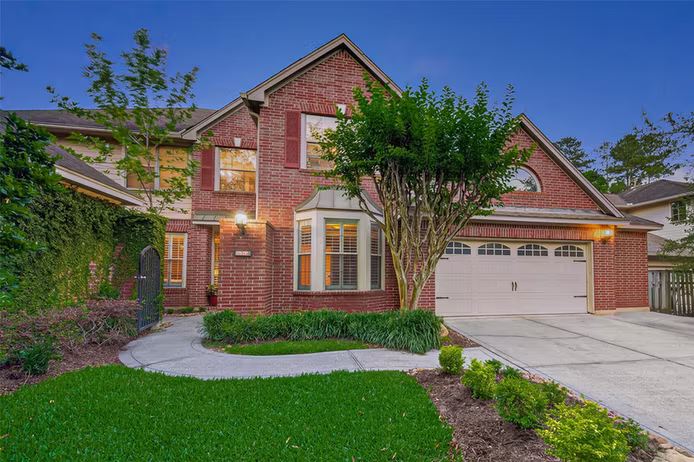 Photo of 10 Mirror Ridge Drive, The Woodlands, TX