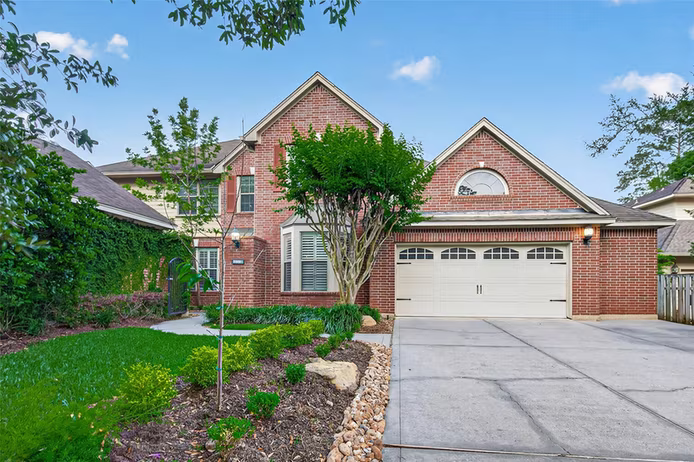 Photo 3 of 10 Mirror Ridge Drive, The Woodlands, TX